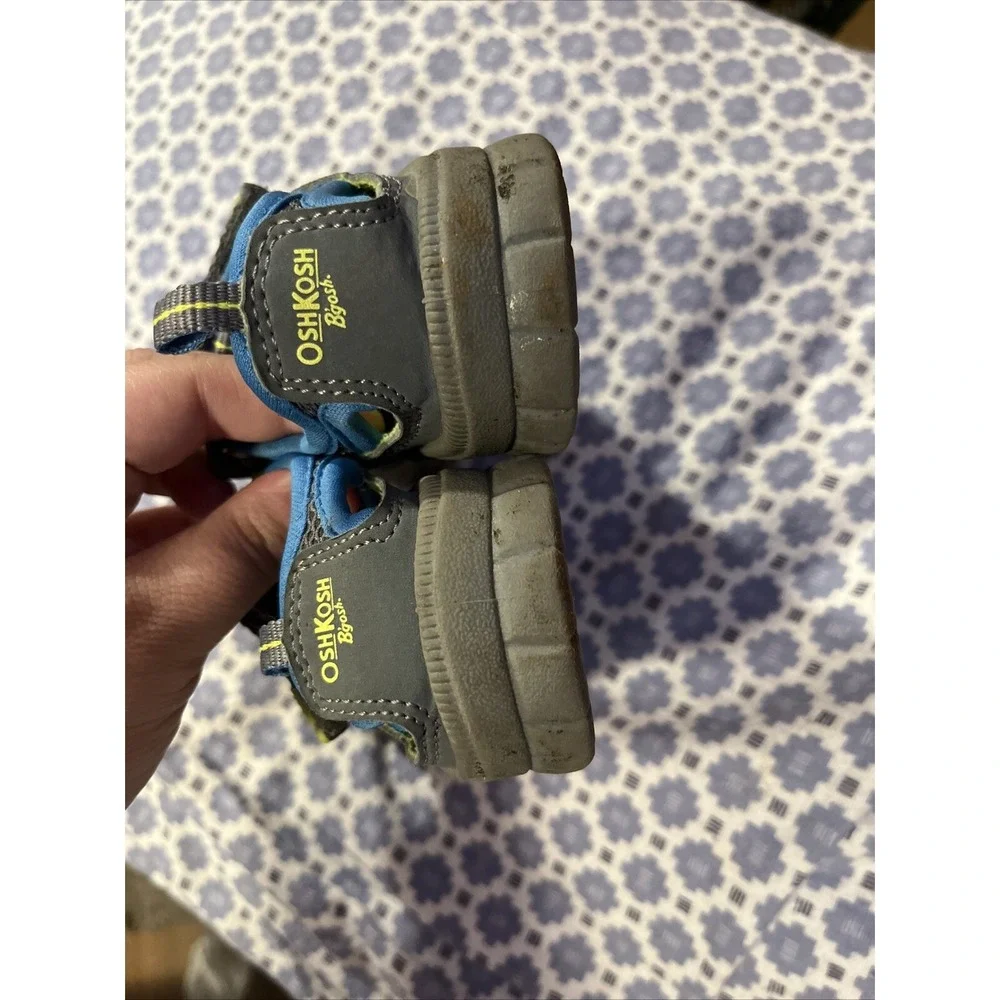 OshKosh B'gosh Water Hiking Shoes Size 8 Sandals Waterproof Slip On Toddler